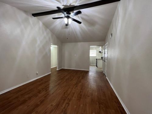 941 Walker St, Angleton TX  77515-4807 exterior