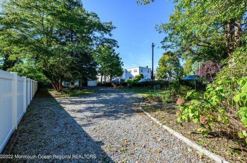 176 Hudson Ave, Tinton Falls NJ 07701-2140 exterior