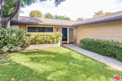 13025 Hesby St, Van Nuys, CA 91423-2133