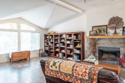 7701 Walsh Ln, Big Oak Valley, CA 95977-9711