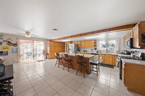 9479 Stirrup St, Riverside CA  92509-4960 exterior