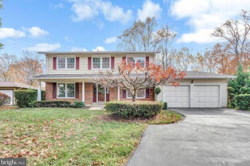 8902 Grass Valley Ct, Springfield, VA 22153-1208