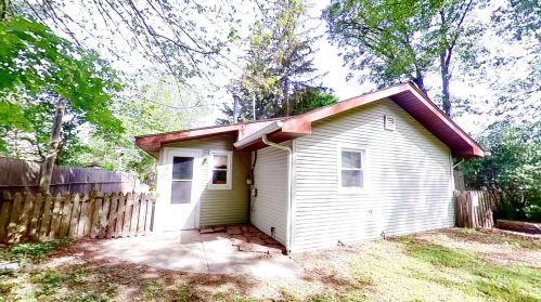 8758 River South Rd, Momence, IL 60954-3429