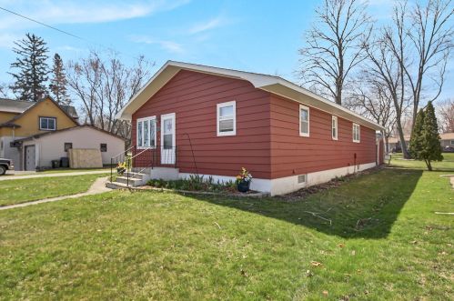 121 9th St, Albany, MN 56307-4102