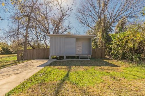 2918 Brigham Ln, Dallas TX  75215-5045 exterior