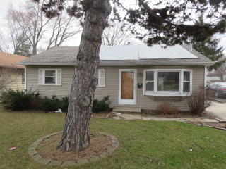 27 Lake St, Long Grove, IL 60060