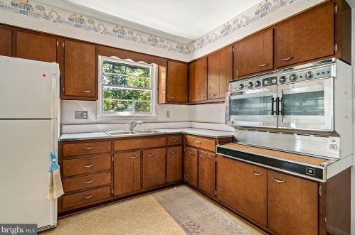 7301 Lackawanna Dr, Springfield VA  22150-4418 exterior