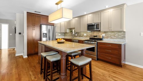 414 Bluebird Ln, Bannockburn IL  60015-3618 exterior