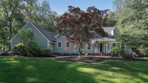 9 Thomas Jefferson Dr, Warren, NJ 07059-5026