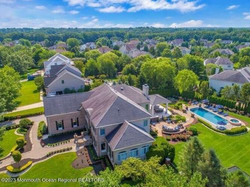 15 Pegasus Dr, Tinton Falls NJ 07724-2875 exterior