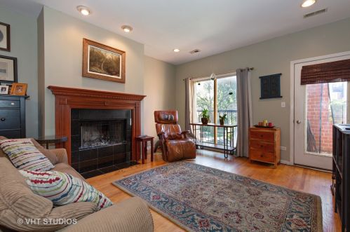 941 Fairfield Ave, Chicago, IL 60622-4454