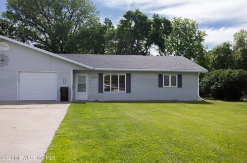 531 6th St, Audubon, MN 56511-4230