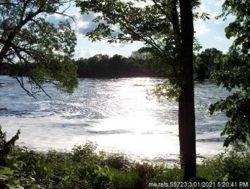 16 River Village Dr, Milford, ME 04461-3631