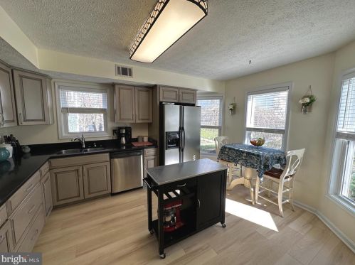 7247 Riding Hood Cir, Columbia MD 21045-5237 exterior