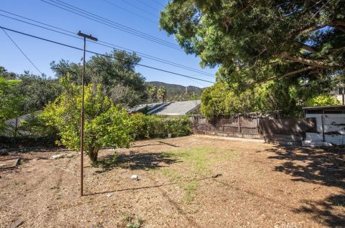 3300 Montrose Ave, Glendale CA 91214-3341 exterior