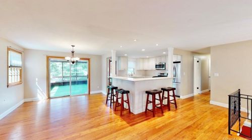 11 Minuteman Dr, Milford, CT 06460-6636