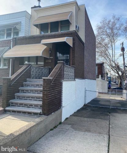 2402 Edgewood St, Philadelphia, PA 19142-3202