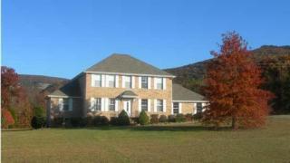 111 Creek Dr, Trenton, GA 30752-2610