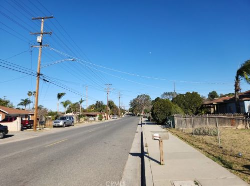 10864 Campbell Ave, Riverside CA  92505-2440 exterior