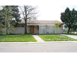 800 Nile St, Aurora CO  80010-4165 exterior