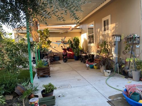 5 Ash Via, Anaheim CA  92801-1022 exterior