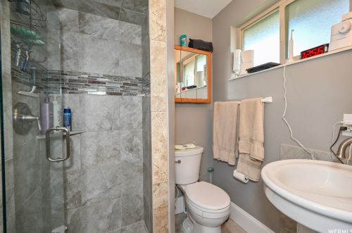 8862 1700, Sandy UT exterior