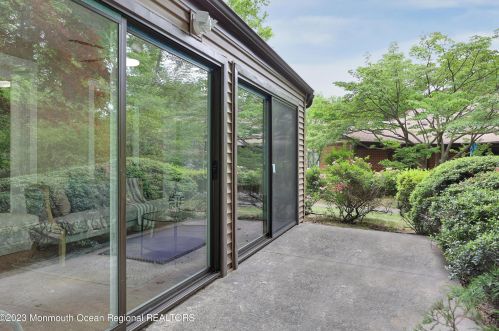 29 Manchester Ct, Tinton Falls NJ 07701-5490 exterior