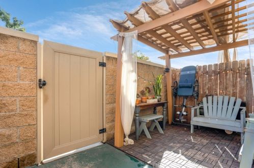19913 Keswick Ln, Huntington Beach CA  92646-4250 exterior