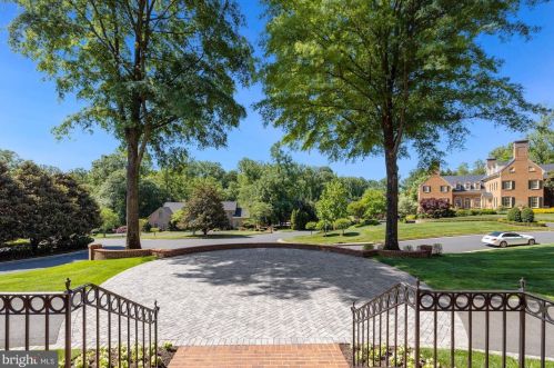 1098 Mill Rdg, Mc Lean, VA 22102-2145
