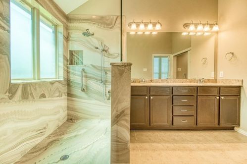 302 Round Lake Dr, Richmond TX 77469-1778 exterior