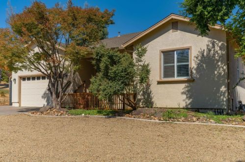 6709 Garner Pl, Valley Springs, CA 95252-9425