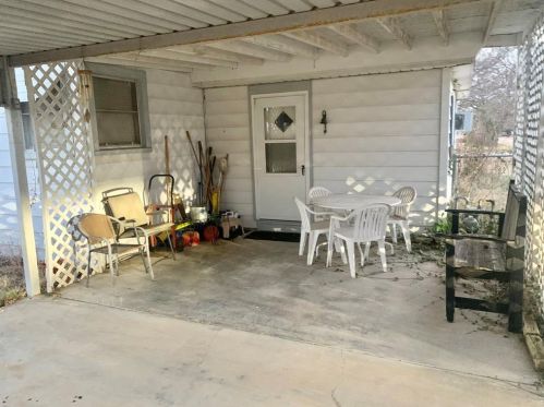 301 8 St, Nocona TX 76255-2903 exterior