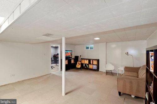 841 Cedar Ave, Tavistock NJ 08033-1011 exterior