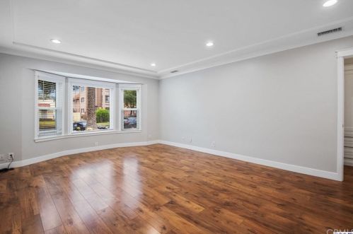 1925 Vassar St, Glendale CA  91204-2926 exterior