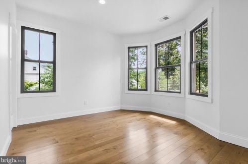 1671 Lawrence Rd, Trenton NJ 08648 exterior