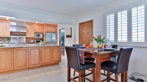 2347 Caracas St, Glendale CA  91214-3004 exterior