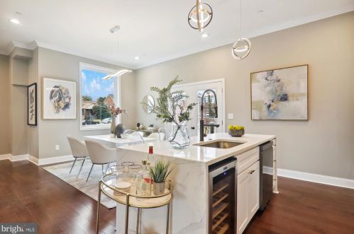 900 Prospect St, Silver Spring MD  20912-6875 exterior