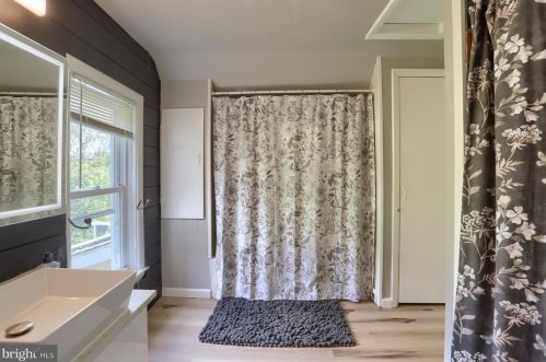 175 Church Rd, Carlisle PA  17015-9360 exterior