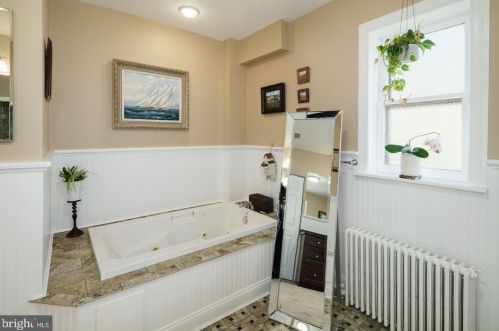 316 Washington Ave, Tavistock NJ 08033-3327 exterior