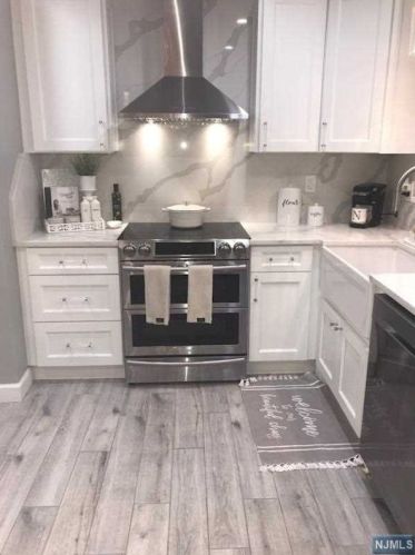 4 Voorhees St, Teaneck NJ  07666-6214 exterior