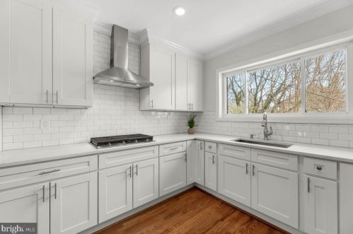 8917 2nd Ave, Silver Spring MD  20910-2256 exterior