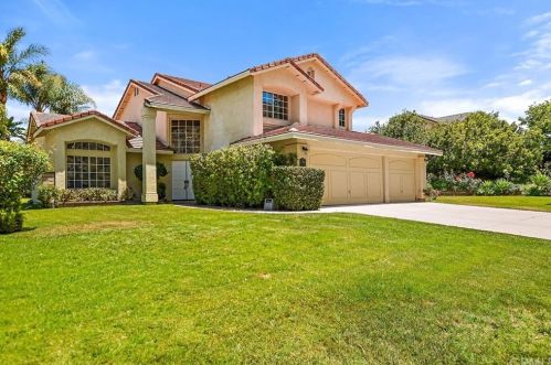 17160 Lakepointe Dr, Riverside, CA 92503-6555