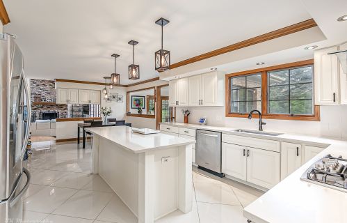 11617 Briarwood Ln, Willowbrook IL  60527-5173 exterior