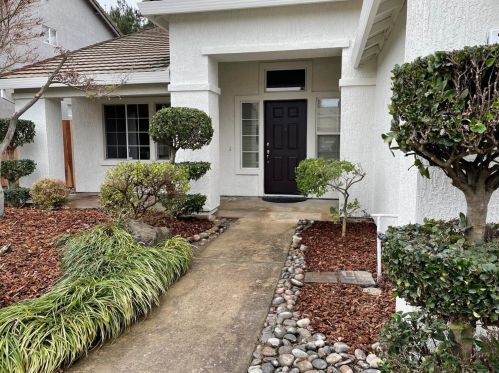 2336 Meadowbrook Dr, Lodi, CA 95242-4712