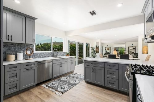 17482 Luther Ave, Irvine CA  92614-6643 exterior