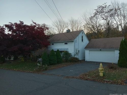 64 Mohawk Ave, Derby, CT 06418-1331