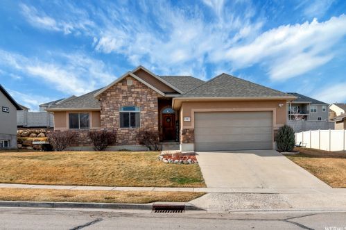 1312 Foothill Dr, Payson, UT 84655-5519