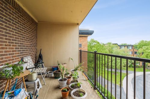 1117 Old Wilke Rd, Arlington Hts IL  60005-2977 exterior