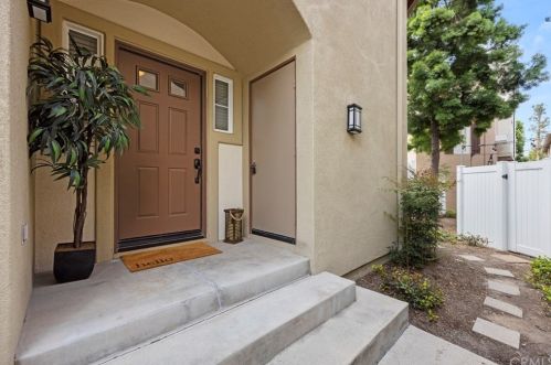 50 Burlingame, Irvine, CA 92602-1002