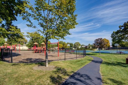 552 Alton Ct, Carol Stream IL  60188-9212 exterior